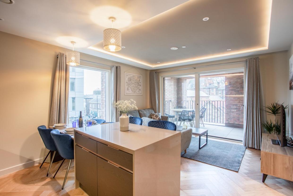 Luxury 2 Bedroom Apartment With Free Parking In The Heart Of York Zewnętrze zdjęcie