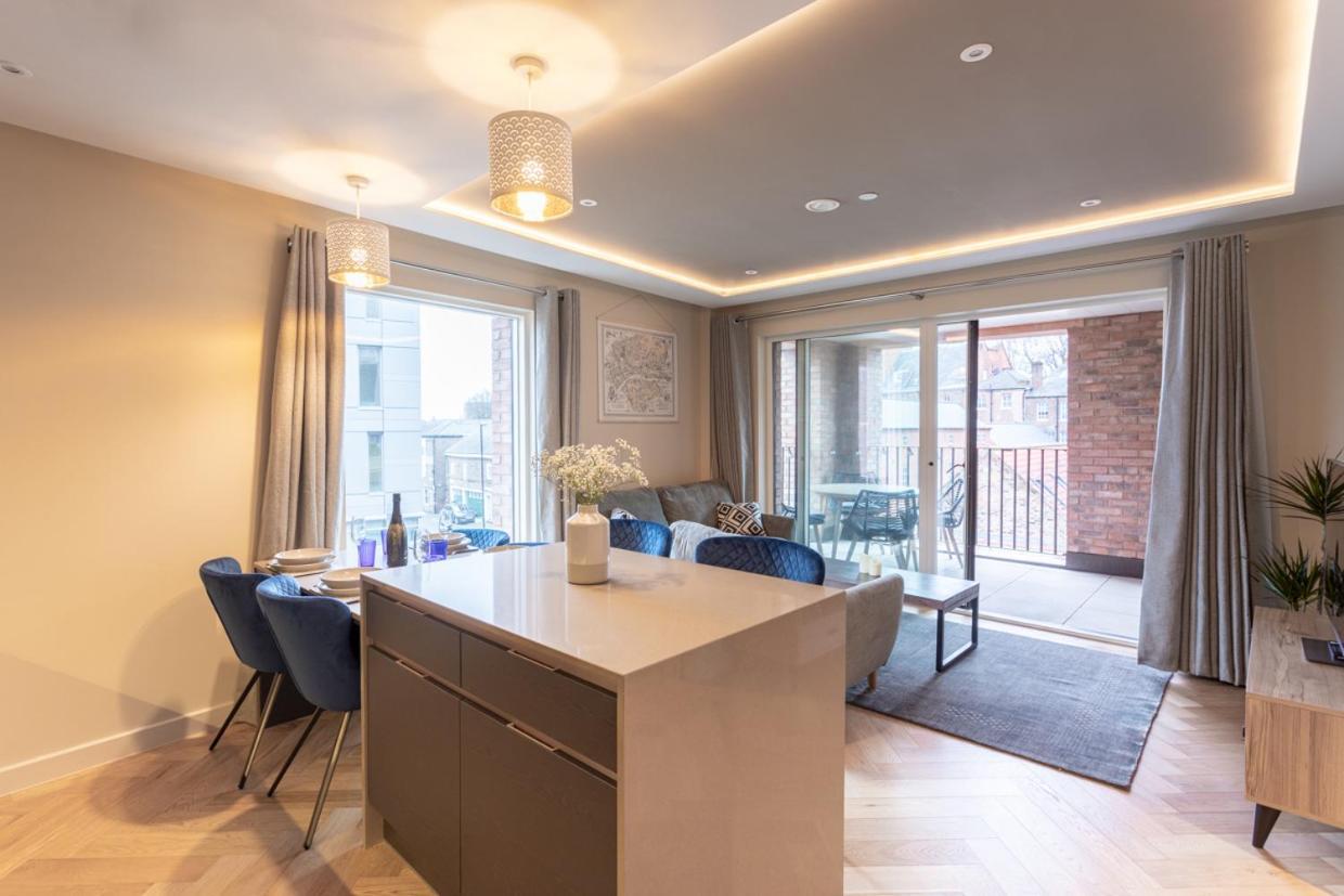 Luxury 2 Bedroom Apartment With Free Parking In The Heart Of York Zewnętrze zdjęcie
